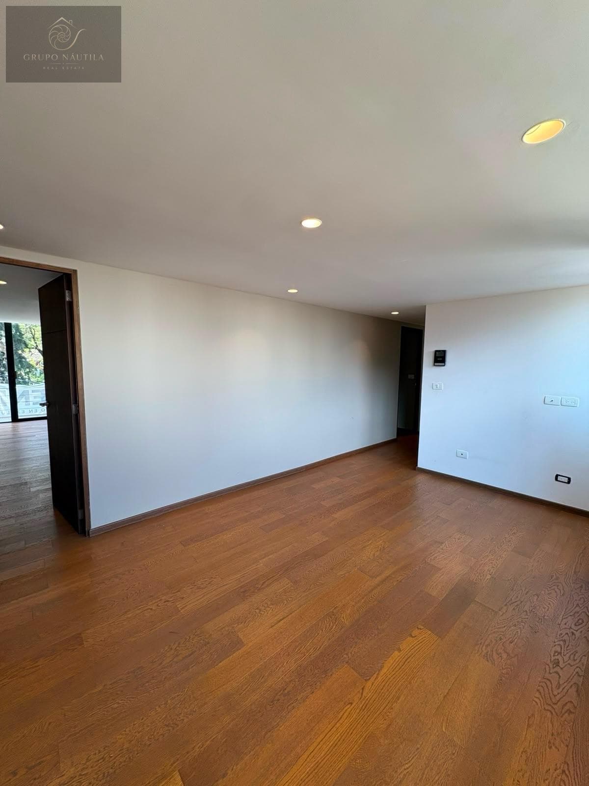 Apartment - Del Valle