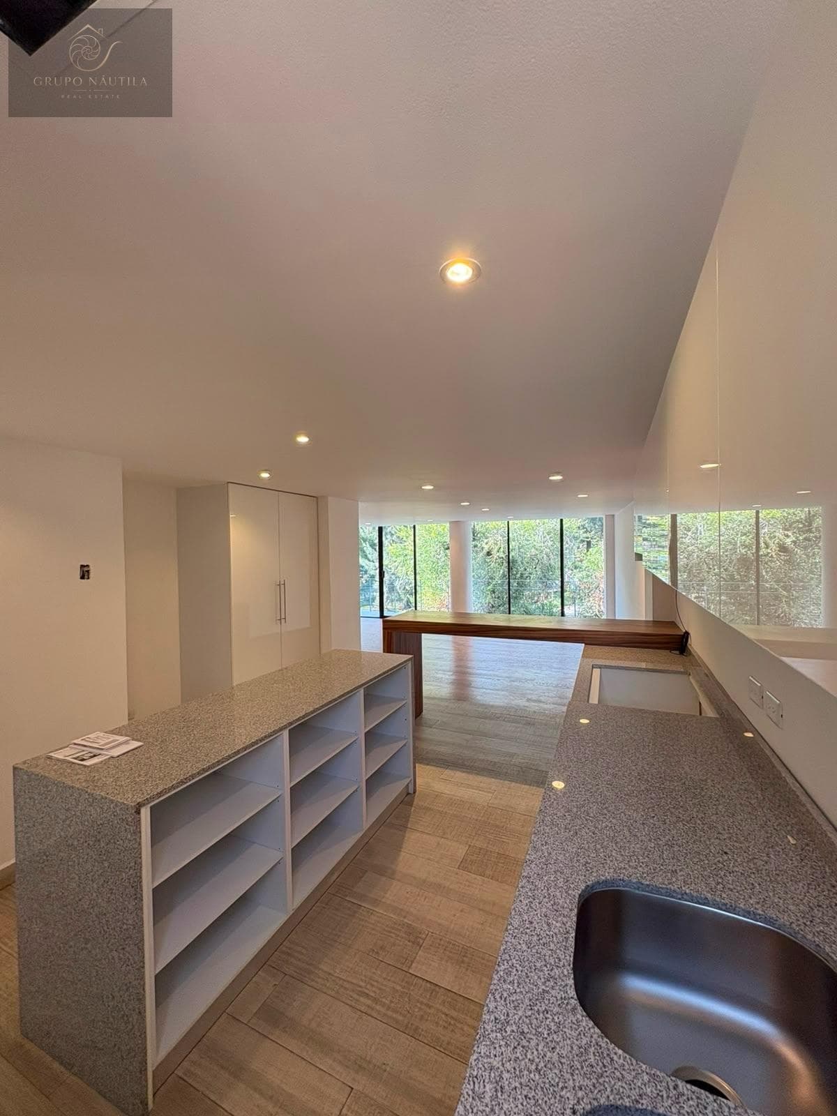 Apartment - Del Valle