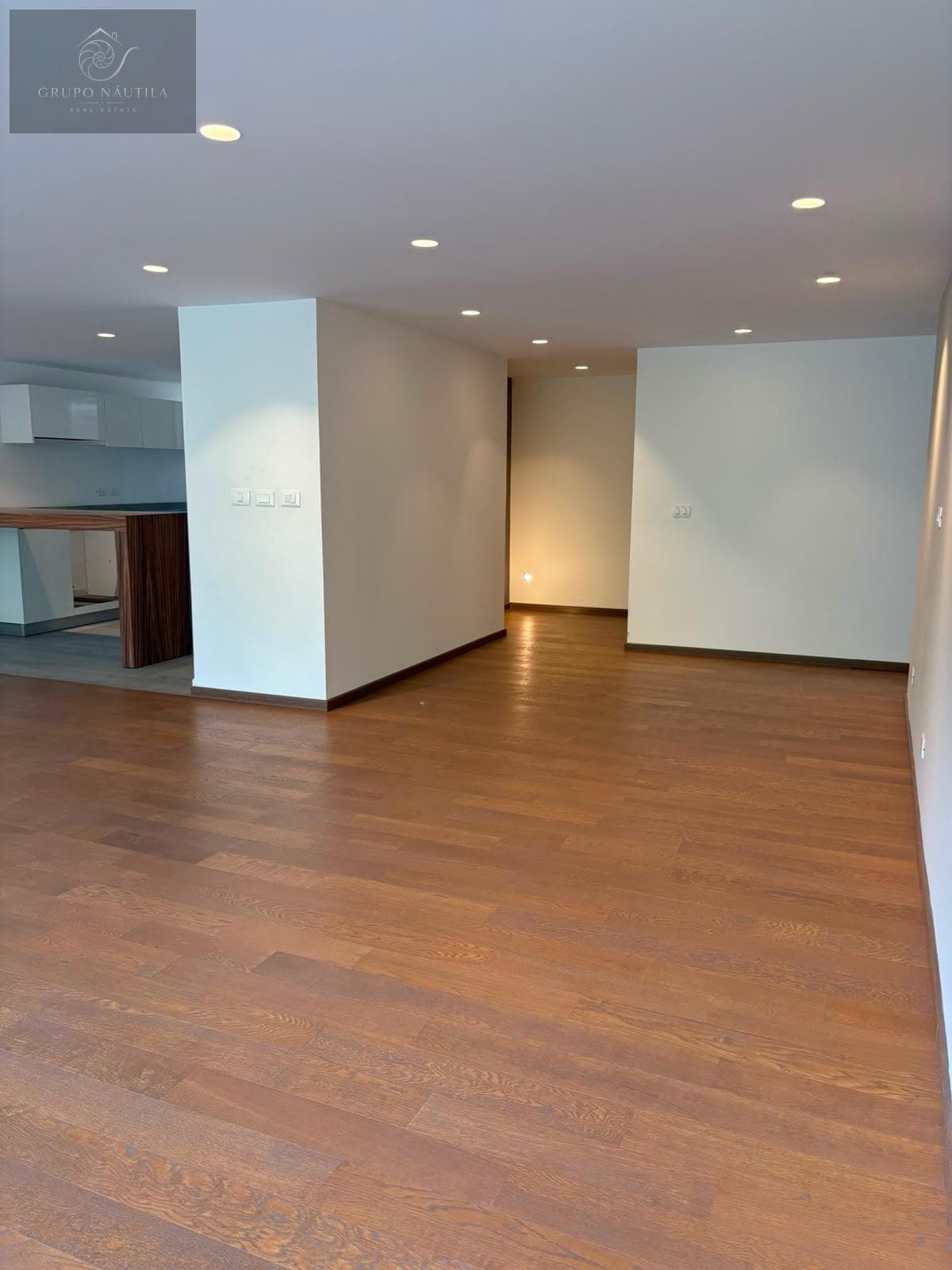 Apartment - Del Valle