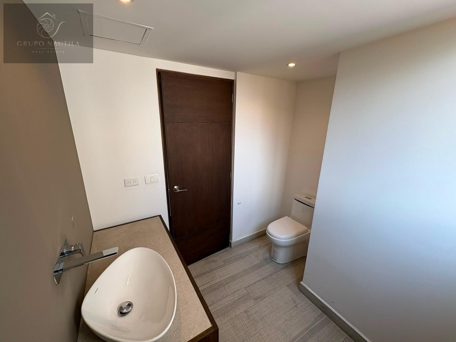Apartment - Del Valle