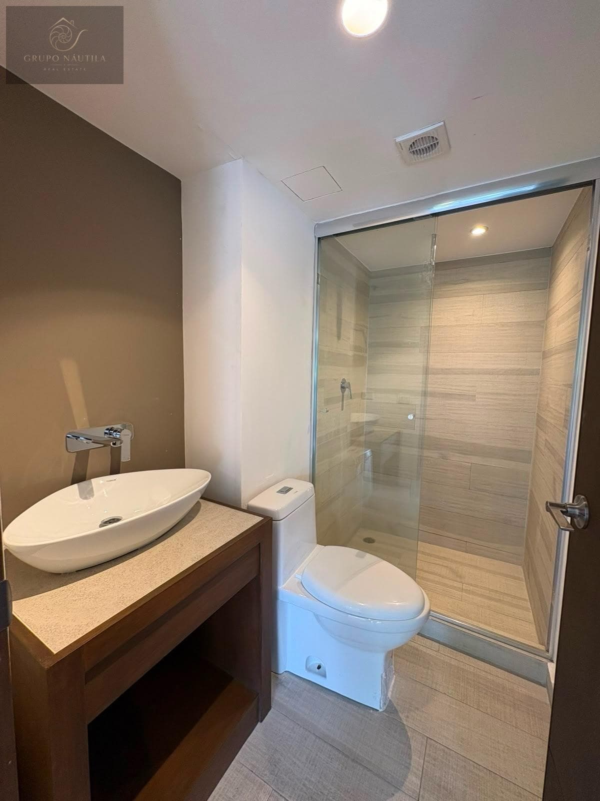 Apartment - Del Valle
