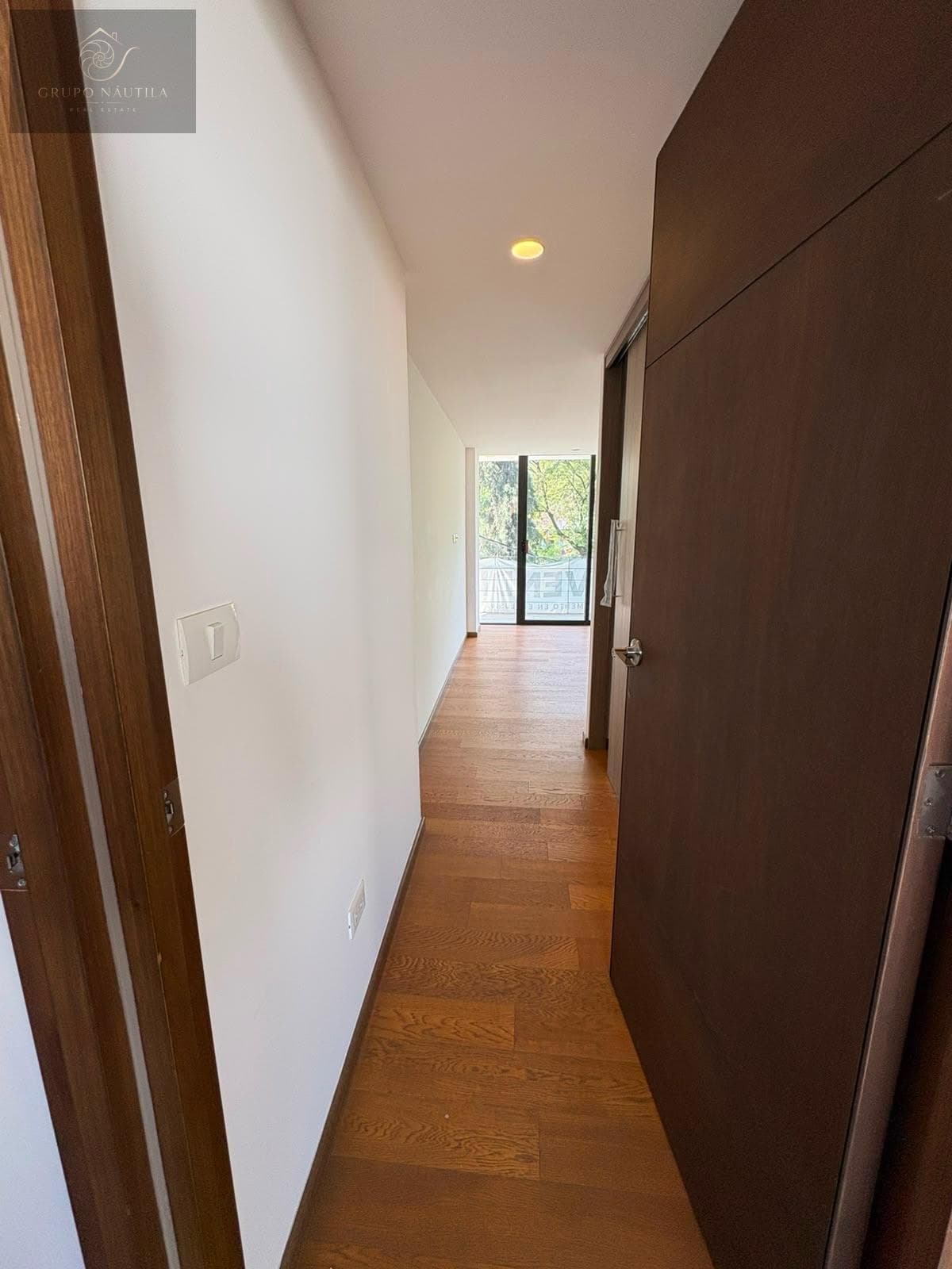 Apartment - Del Valle