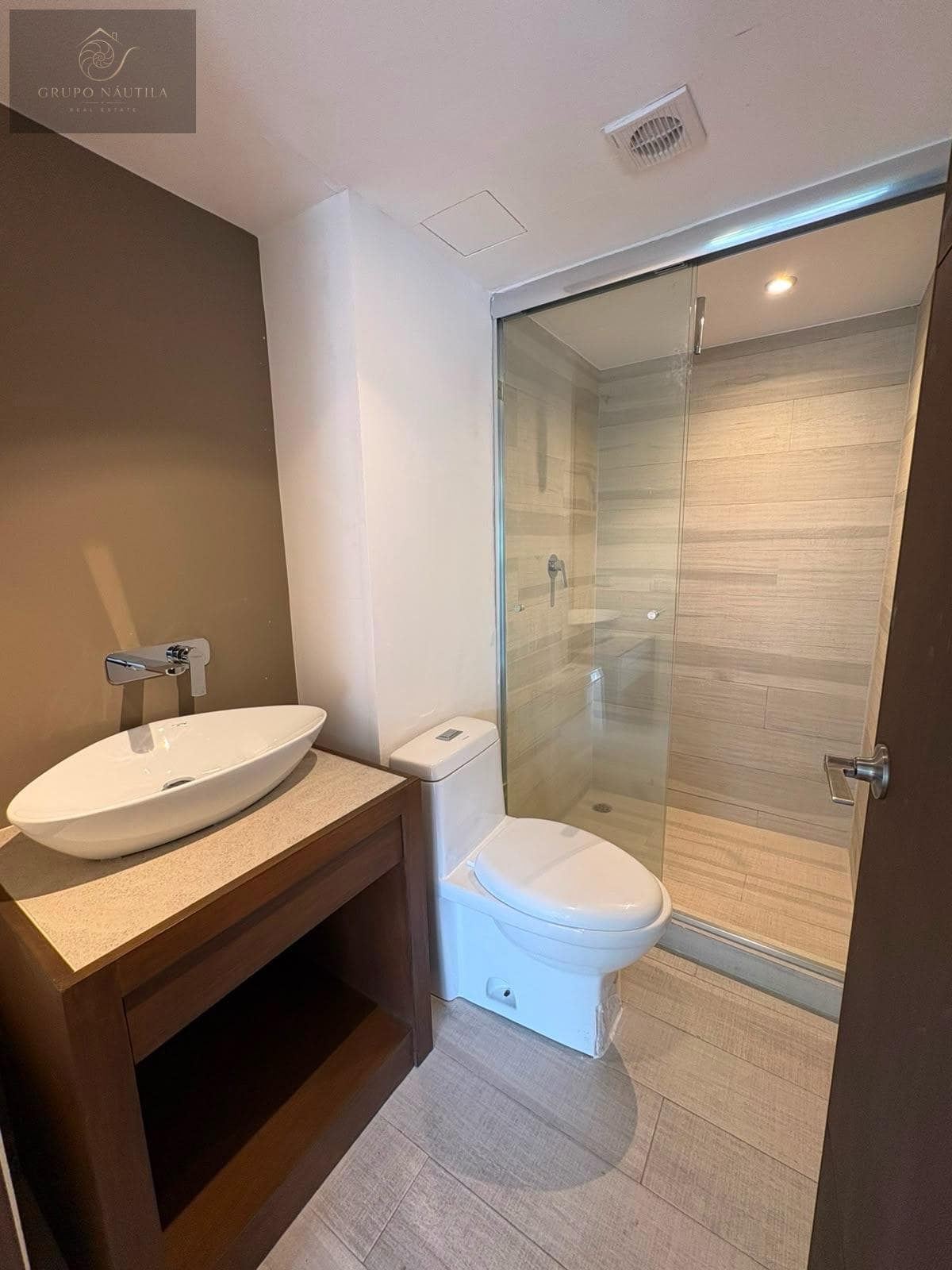 Apartment - Del Valle