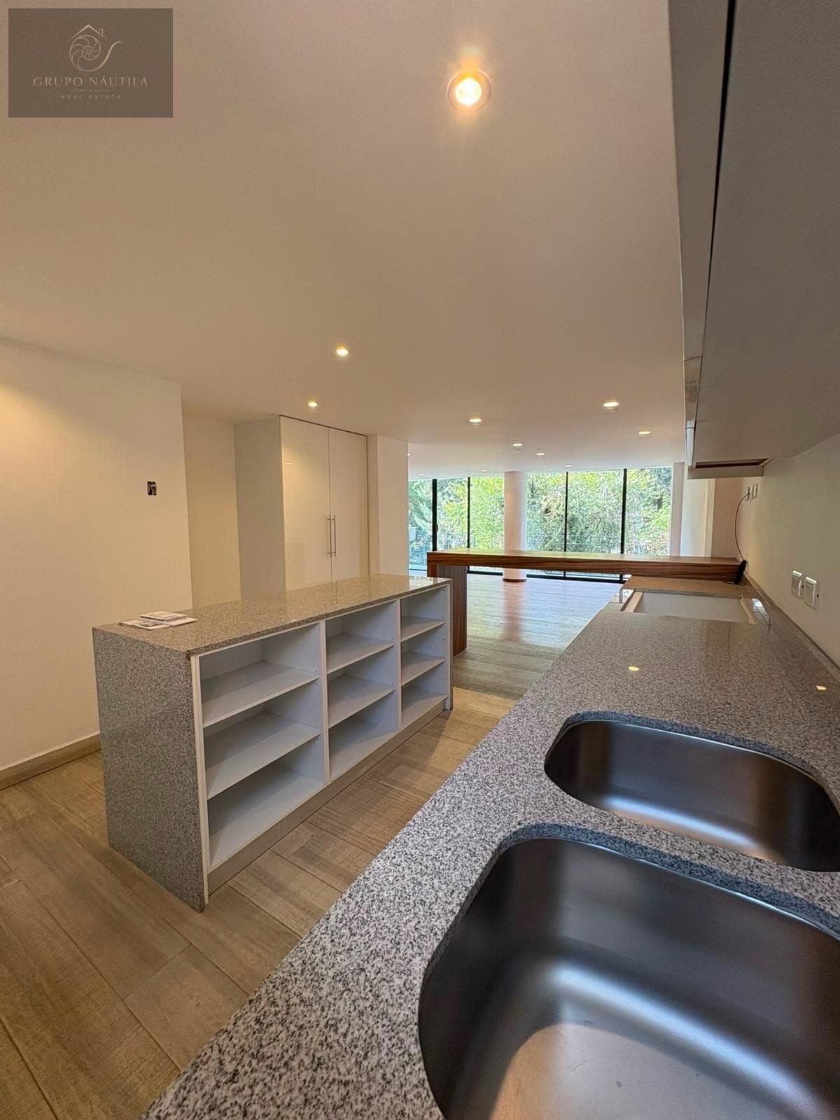 Apartment - Del Valle