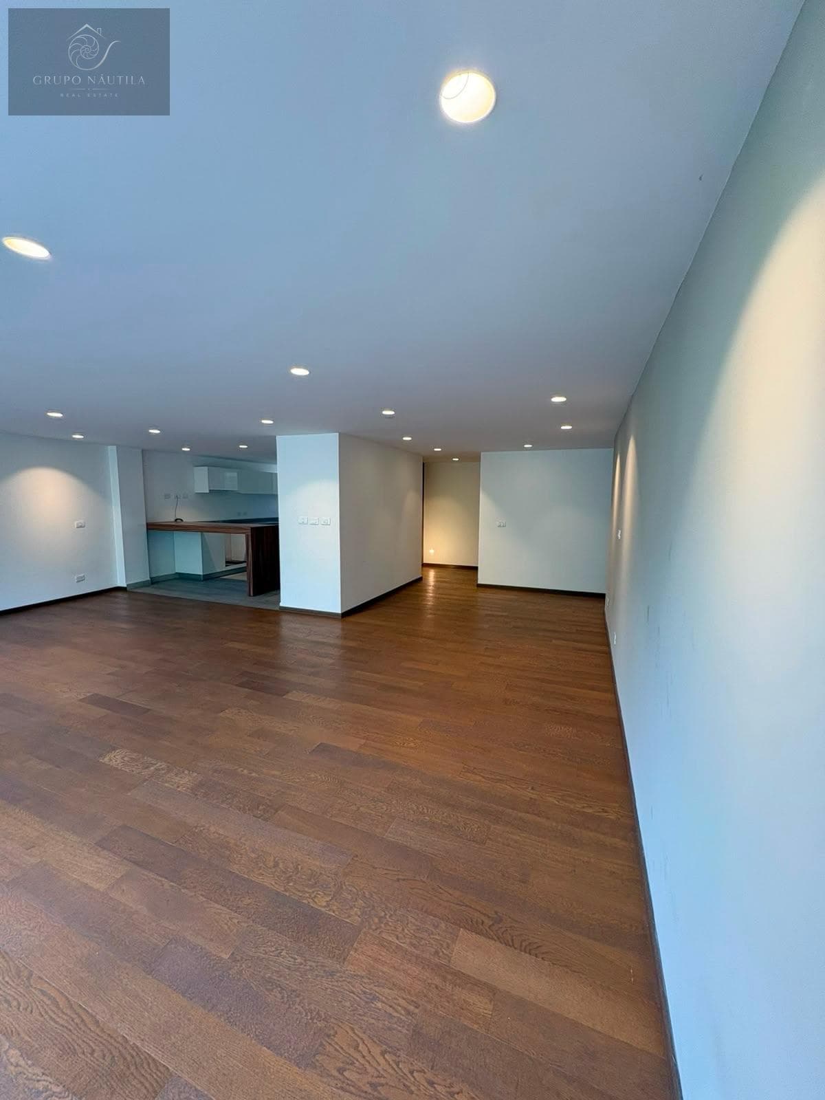 Apartment - Del Valle
