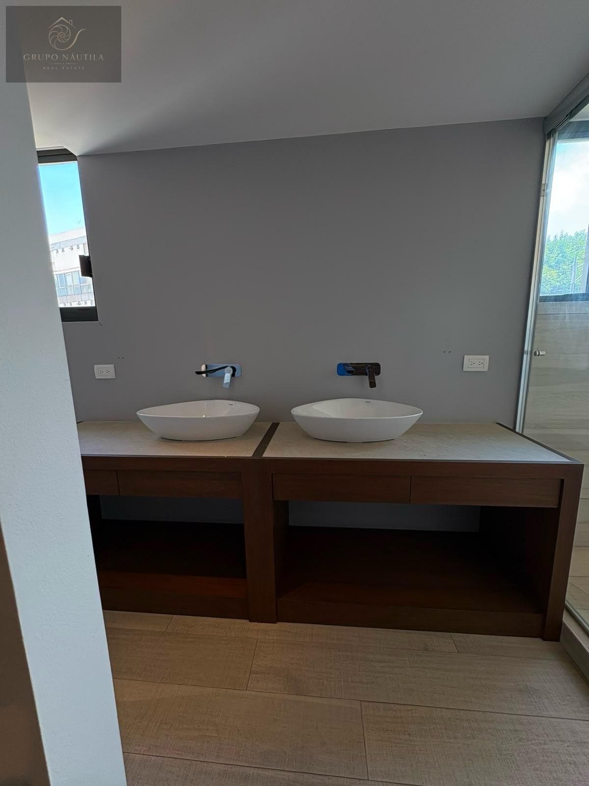 Apartment - Del Valle