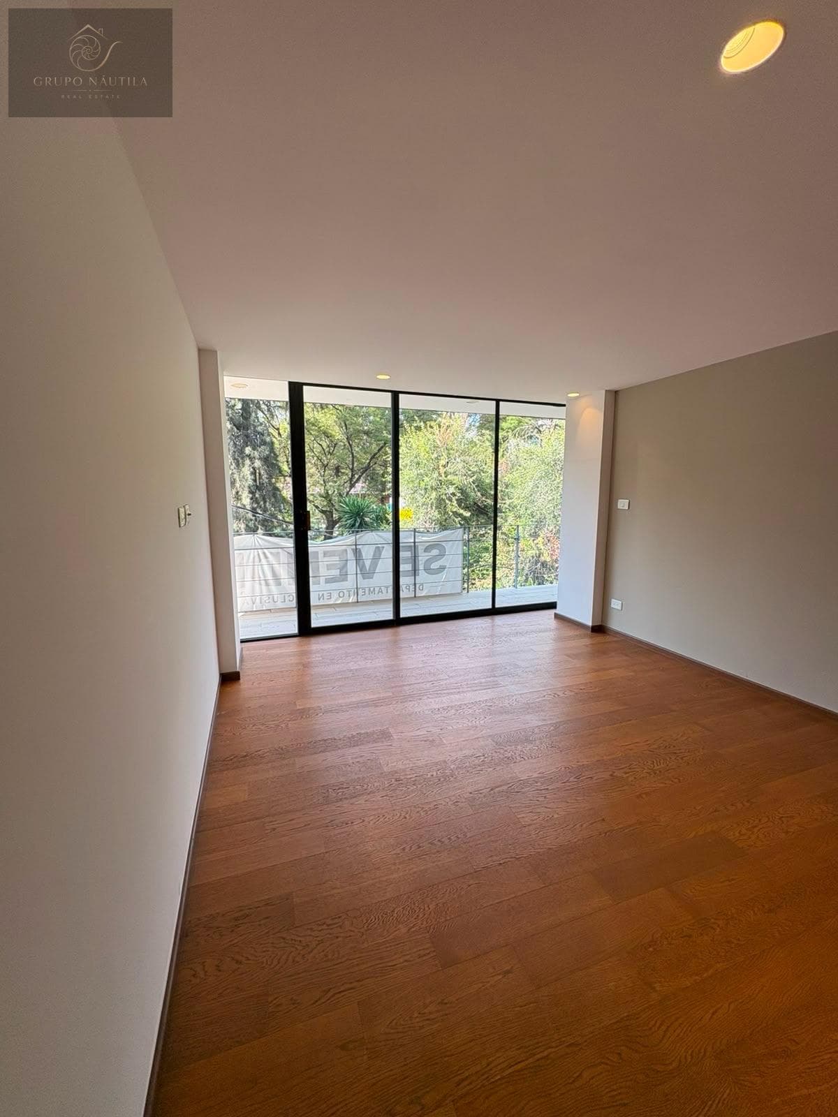 Apartment - Del Valle