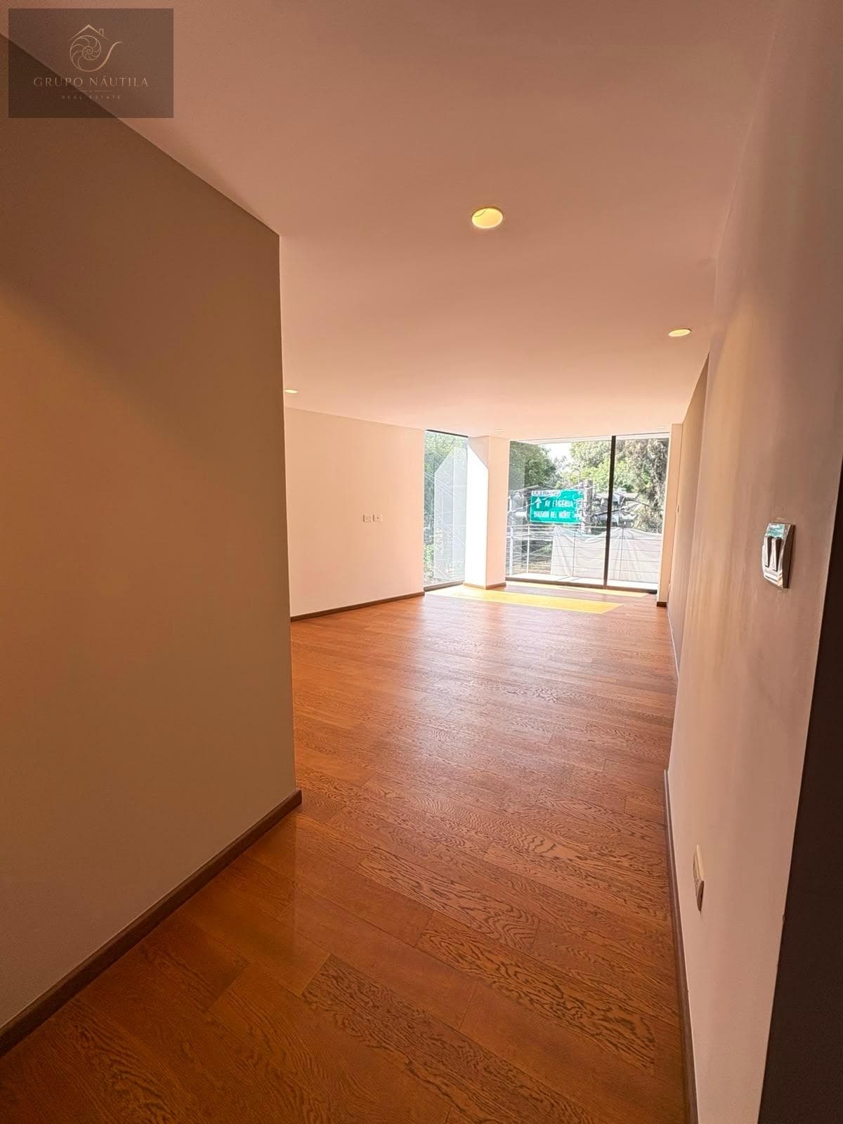 Apartment - Del Valle