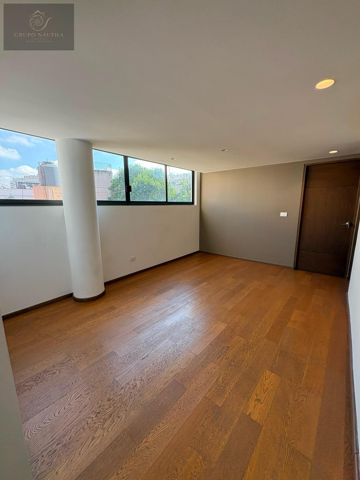 Apartment - Del Valle