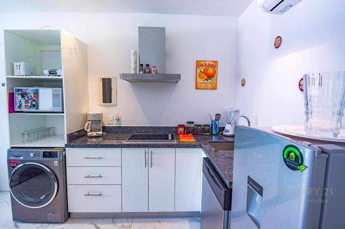Furnished 1-bedroom apartment for rent with a pool in the Centro area of Playa del Carmen P4488