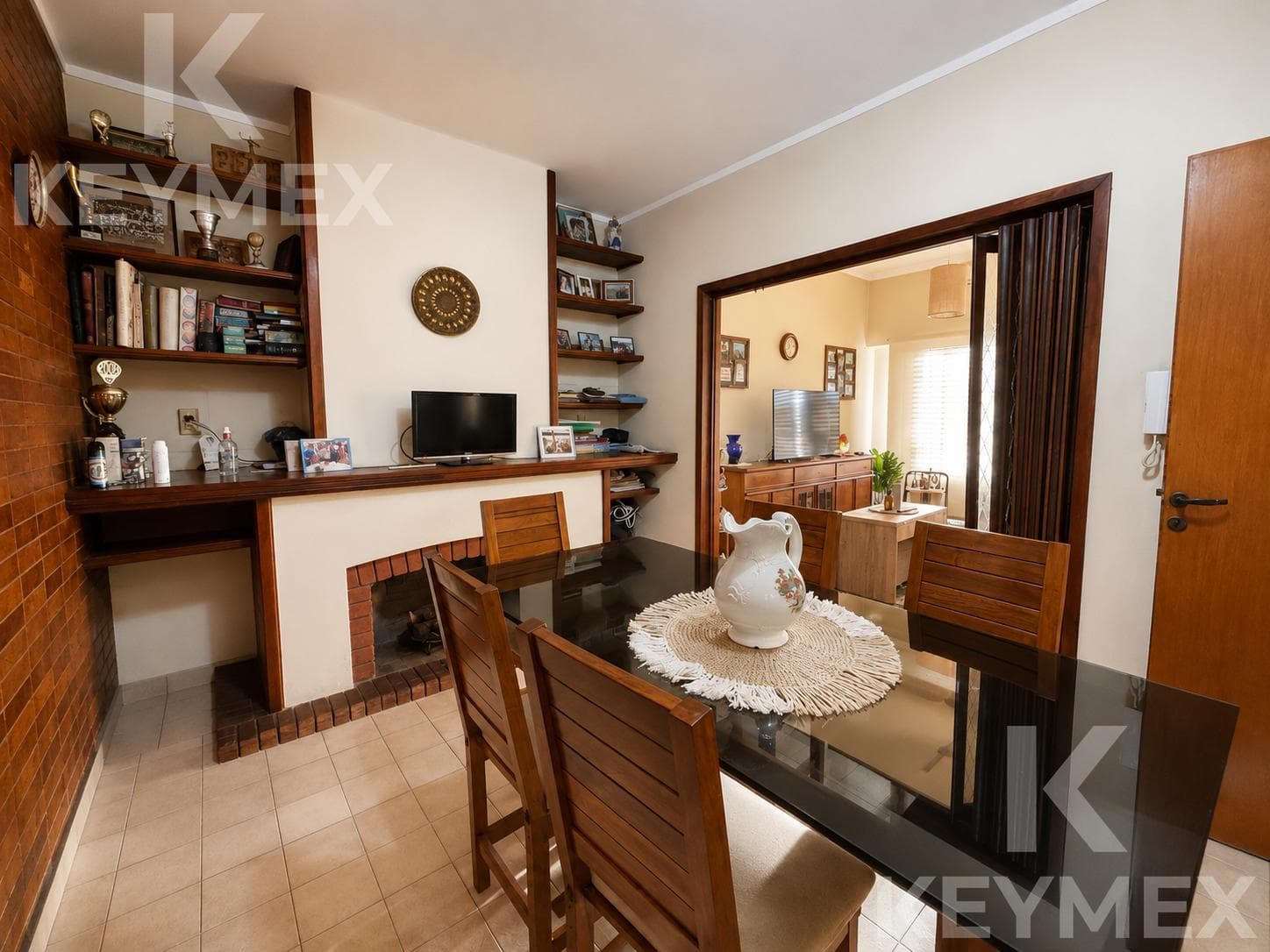4-room house for sale on Av. 32 - La Plata (Bank Financing Available)