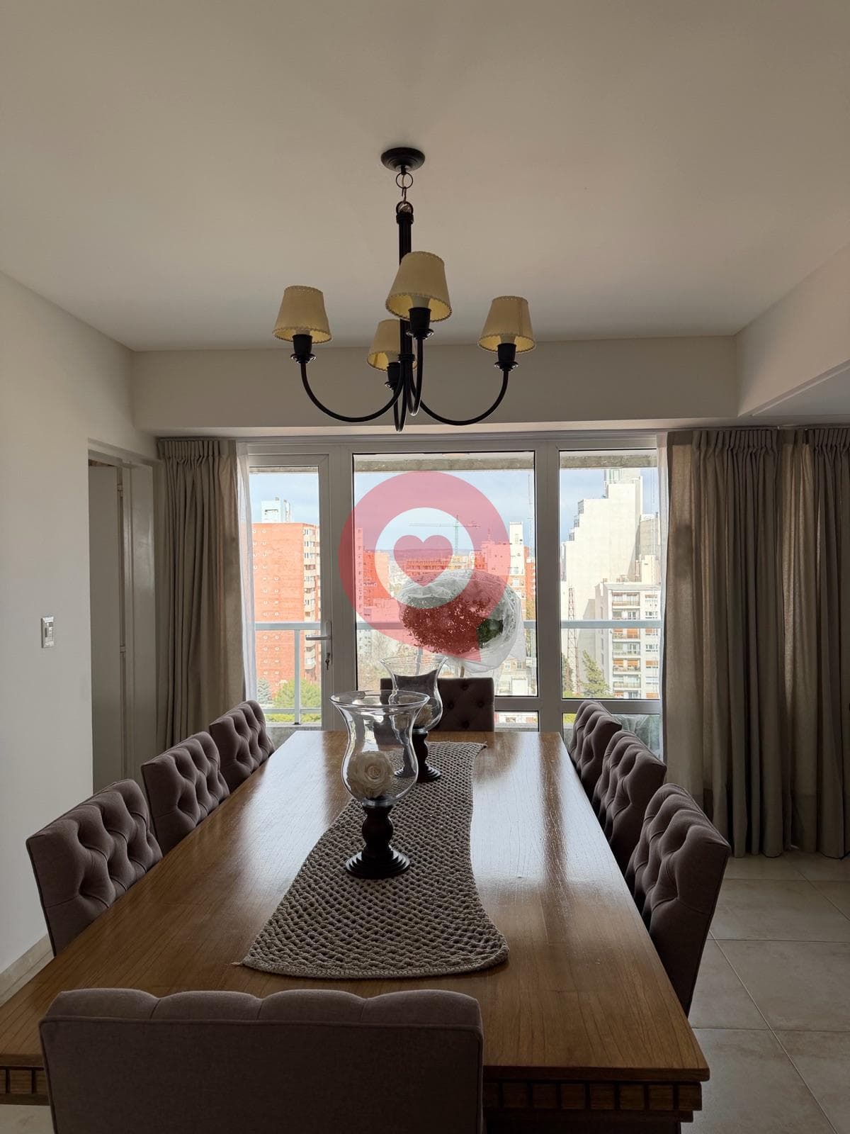 Exclusive 11th-floor apartment · 3 bedrooms (1 en suite) · 148 m² · 2 parking spaces — Los Teros Building, Neuquén City