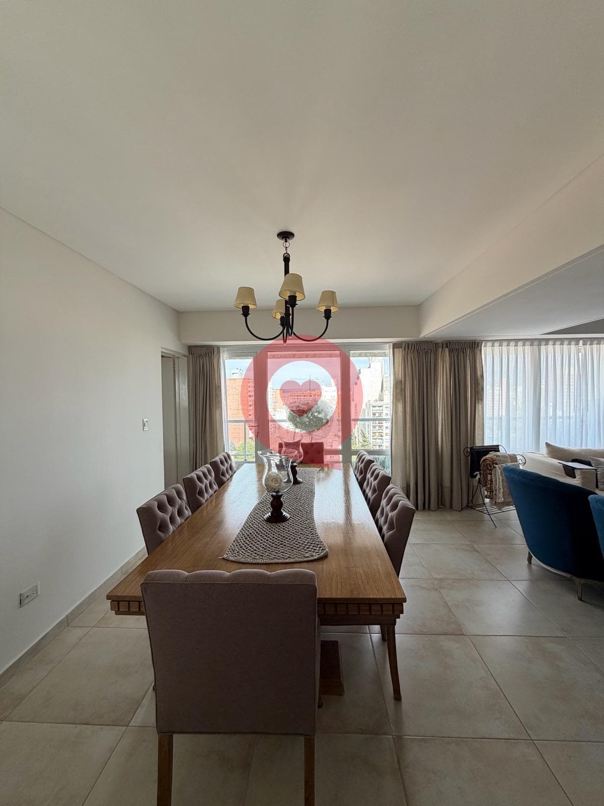 Exclusive 11th-floor apartment · 3 bedrooms (1 en suite) · 148 m² · 2 parking spaces — Los Teros Building, Neuquén City