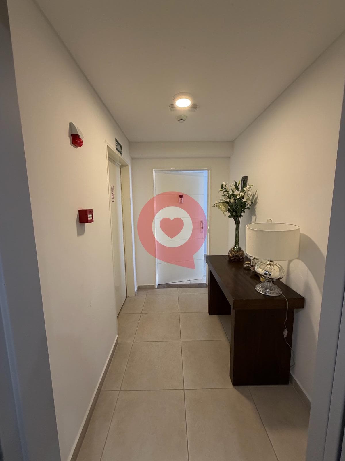 Exclusive 11th-floor apartment · 3 bedrooms (1 en suite) · 148 m² · 2 parking spaces — Los Teros Building, Neuquén City