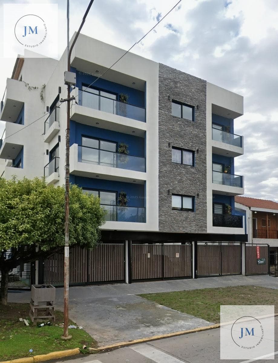 TWO-ROOM APARTMENT FOR SALE WITH GARAGE AND STORAGE ROOM IN VILLA LUZIRIAGA