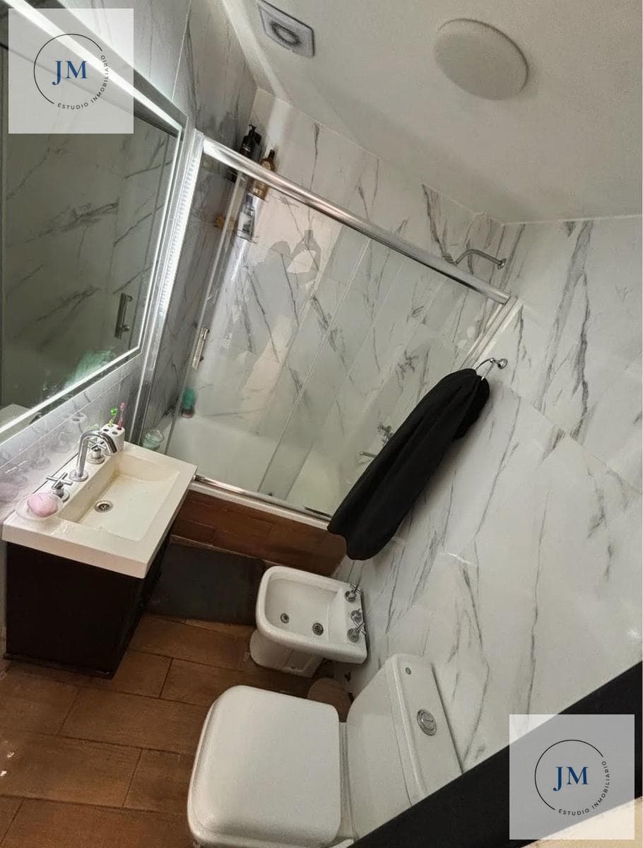 TWO-ROOM APARTMENT FOR SALE WITH GARAGE AND STORAGE ROOM IN VILLA LUZIRIAGA