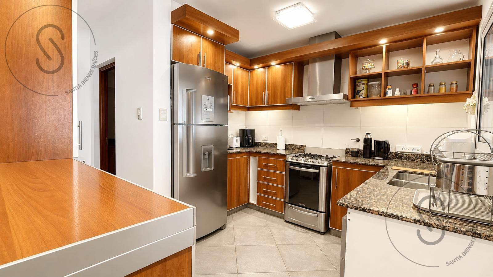 3-Bedroom Duplex House with Patio in Arguello
