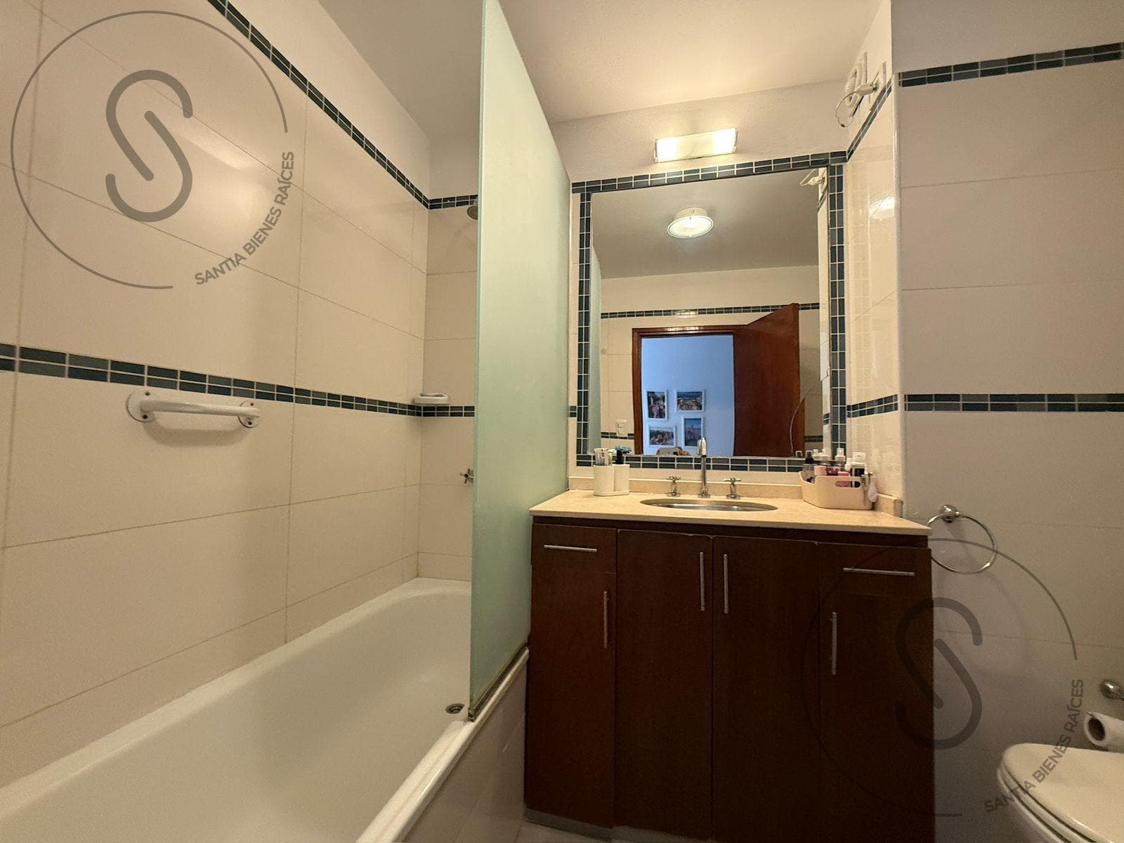 3-Bedroom Duplex House with Patio in Arguello
