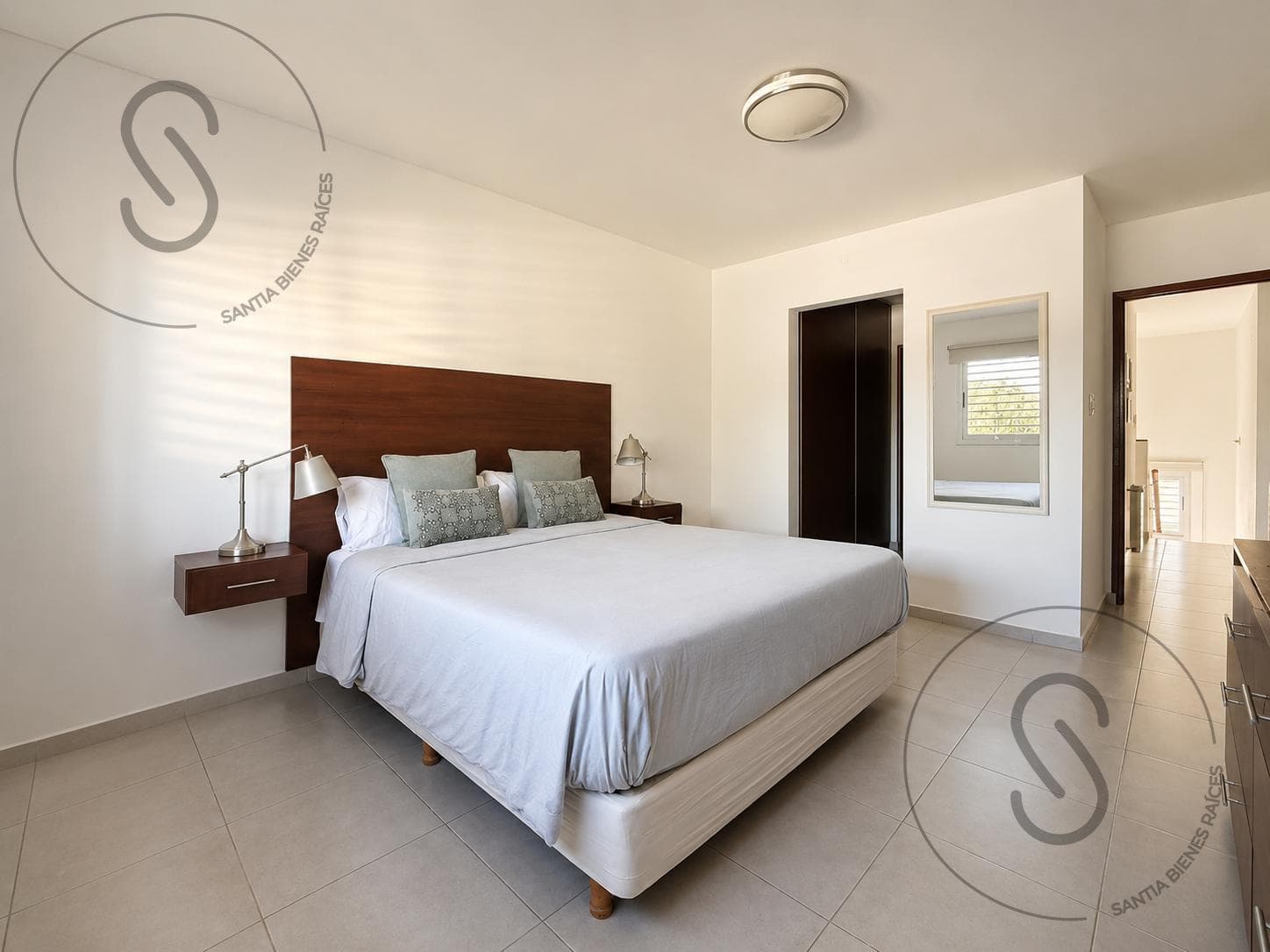 3-Bedroom Duplex House with Patio in Arguello