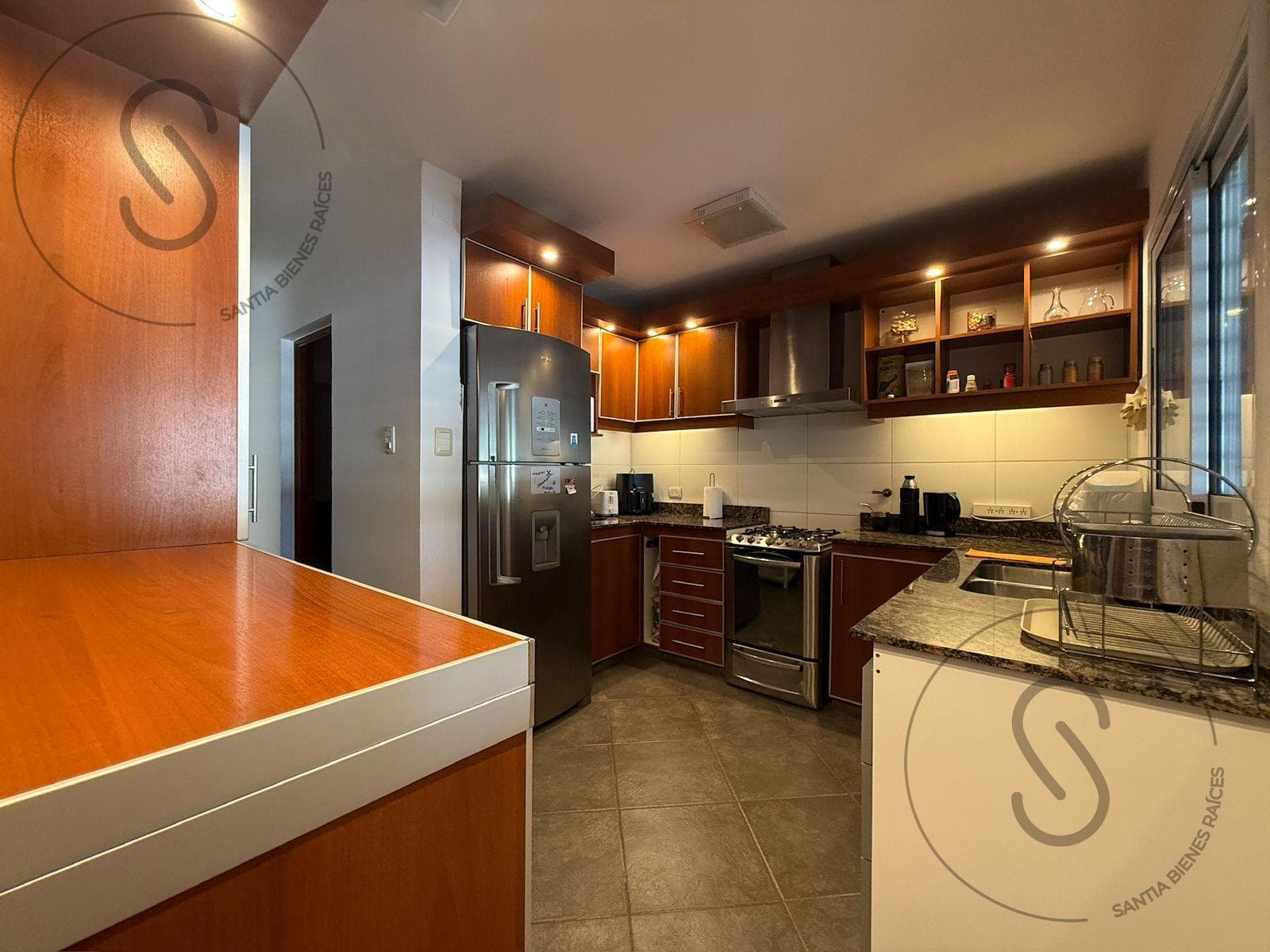3-Bedroom Duplex House with Patio in Arguello