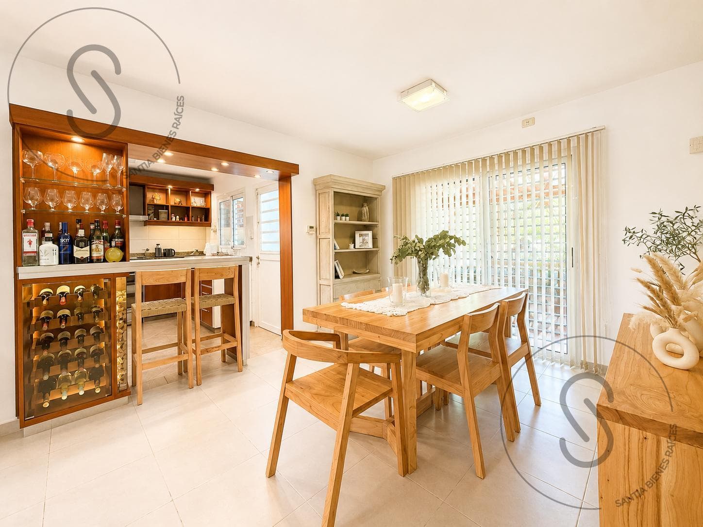 3-Bedroom Duplex House with Patio in Arguello
