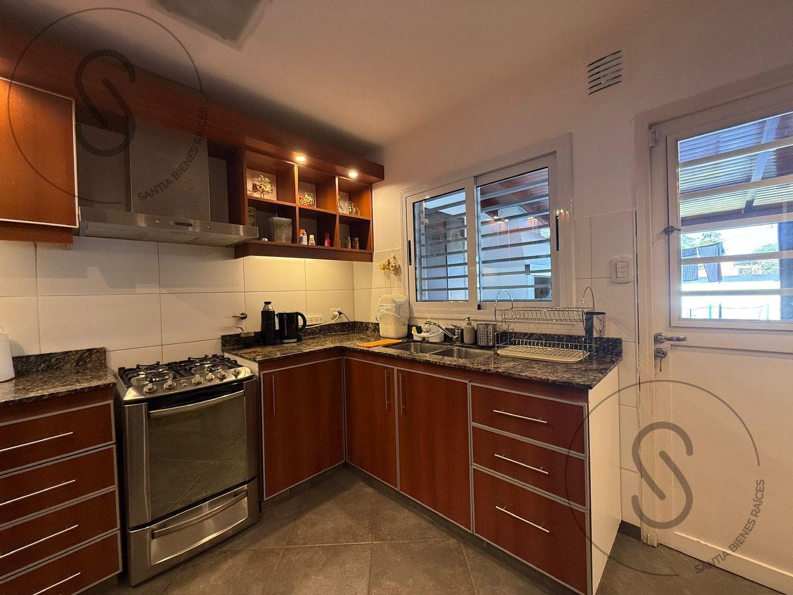 3-Bedroom Duplex House with Patio in Arguello