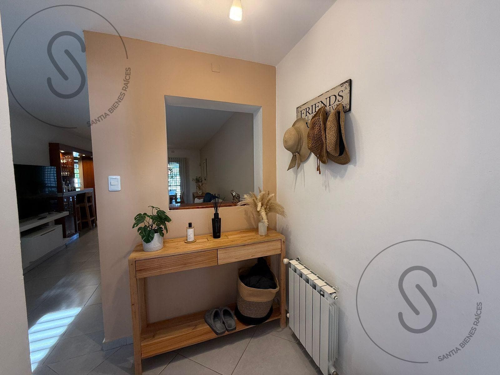 3-Bedroom Duplex House with Patio in Arguello