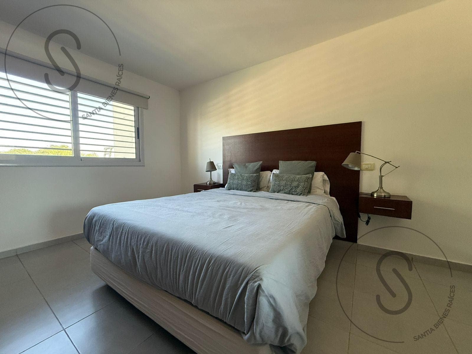 3-Bedroom Duplex House with Patio in Arguello
