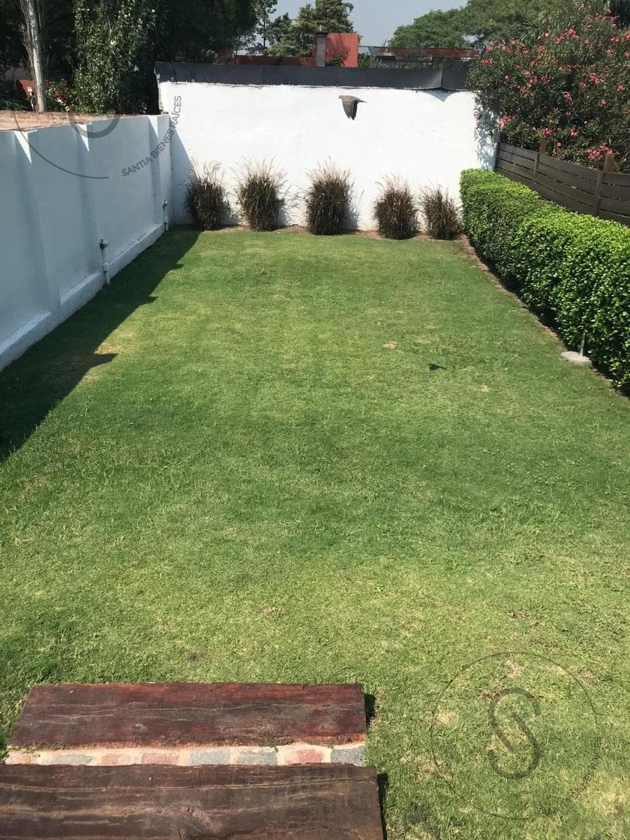 3-Bedroom Duplex House with Patio in Arguello