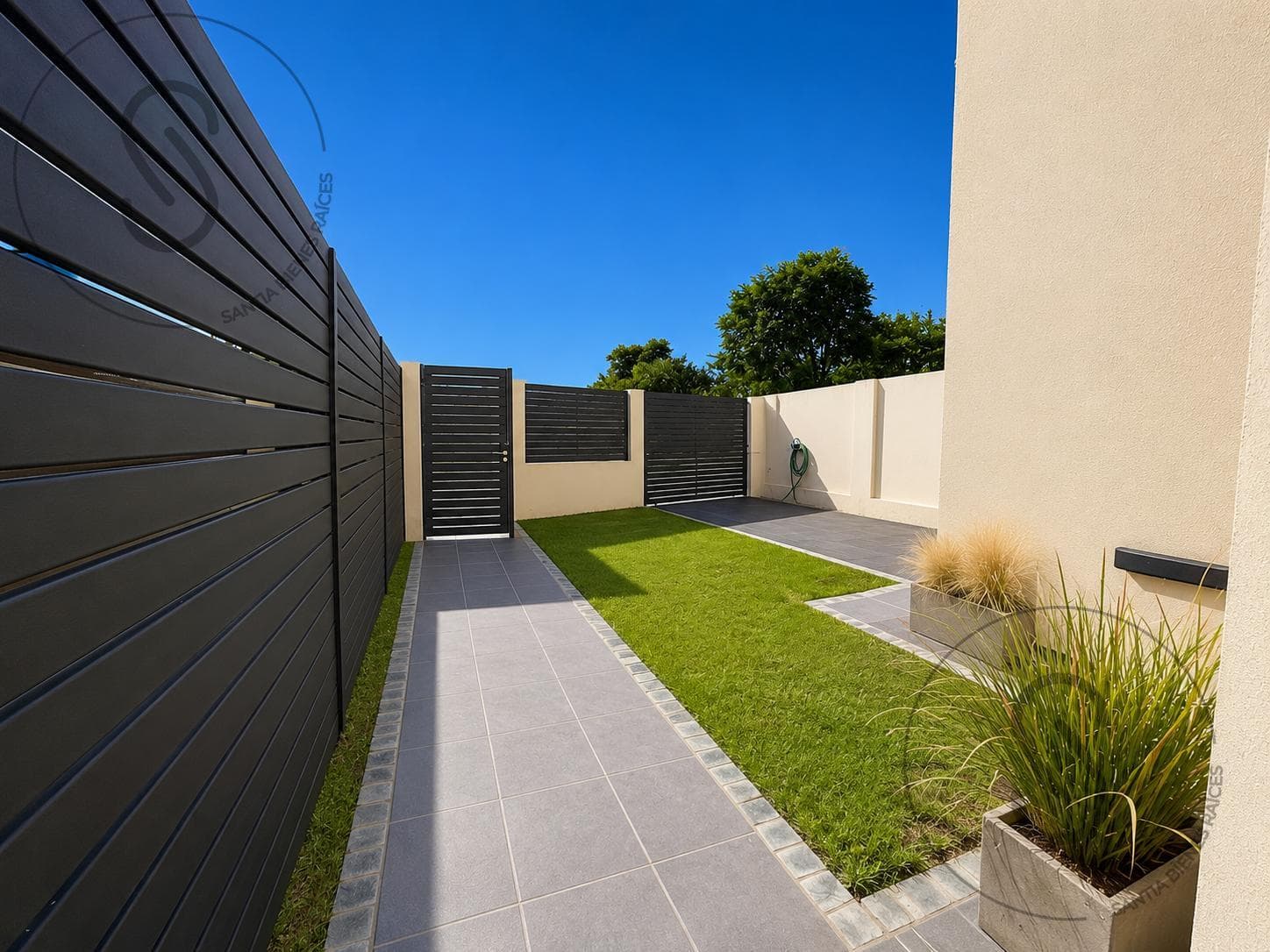 3-Bedroom Duplex House with Patio in Arguello