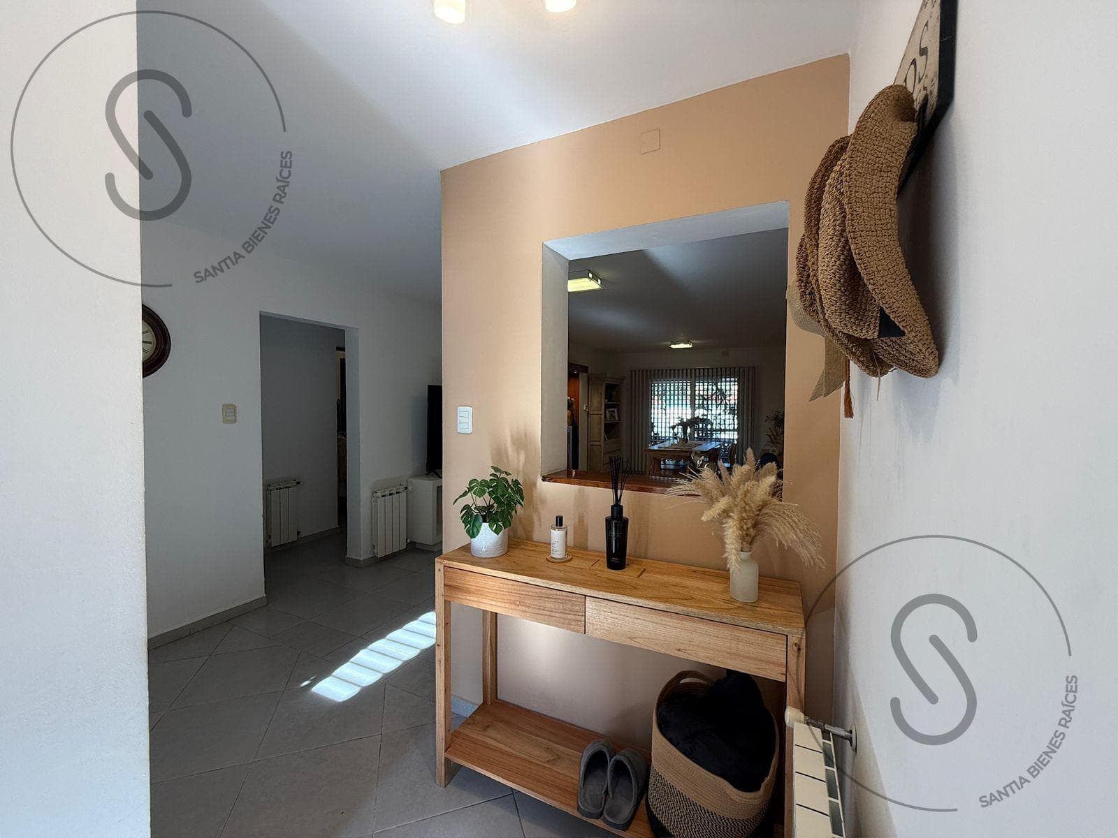 3-Bedroom Duplex House with Patio in Arguello