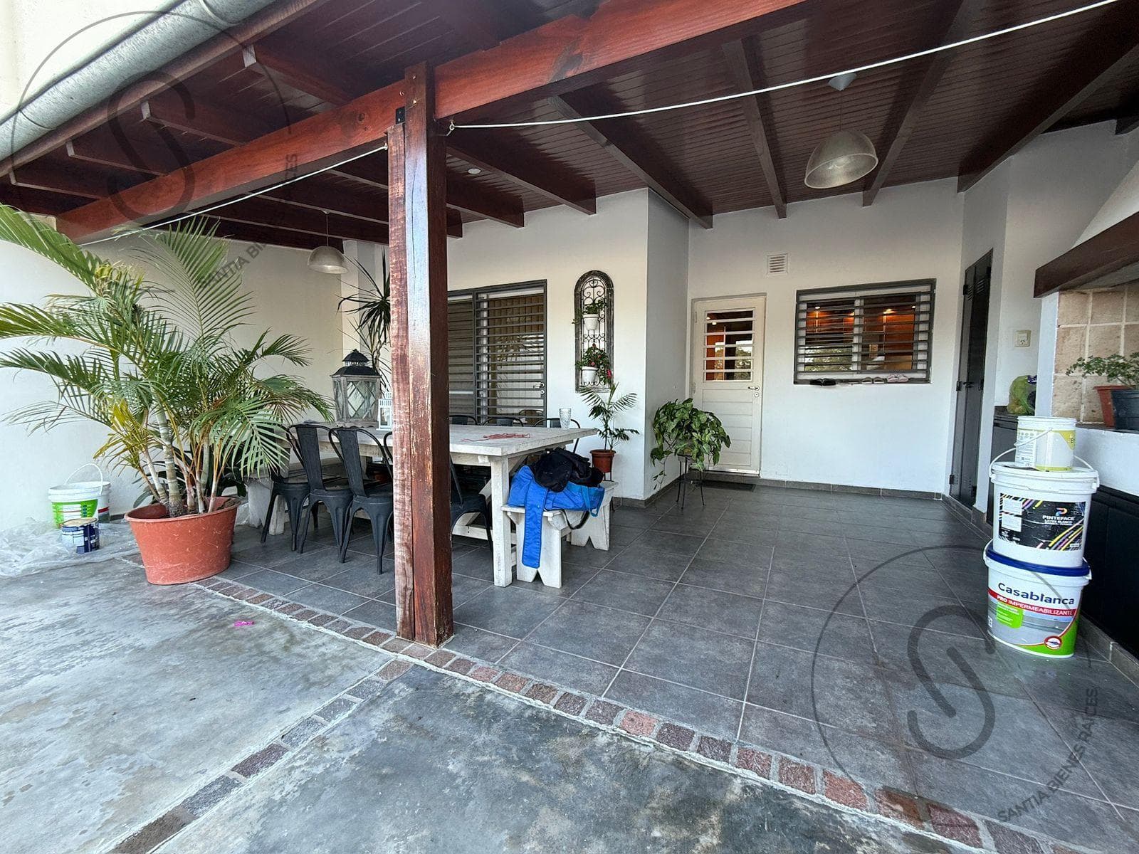 3-Bedroom Duplex House with Patio in Arguello