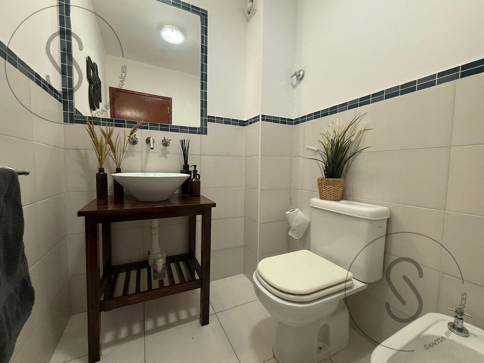 3-Bedroom Duplex House with Patio in Arguello
