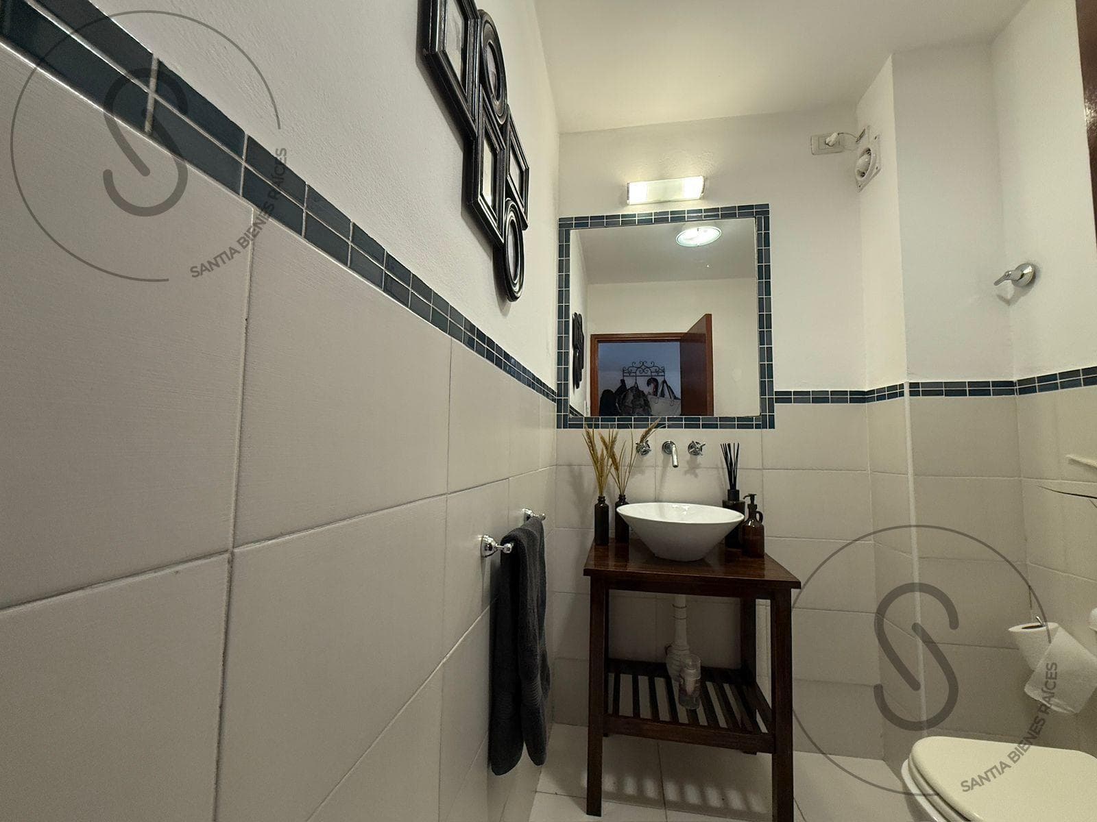 3-Bedroom Duplex House with Patio in Arguello