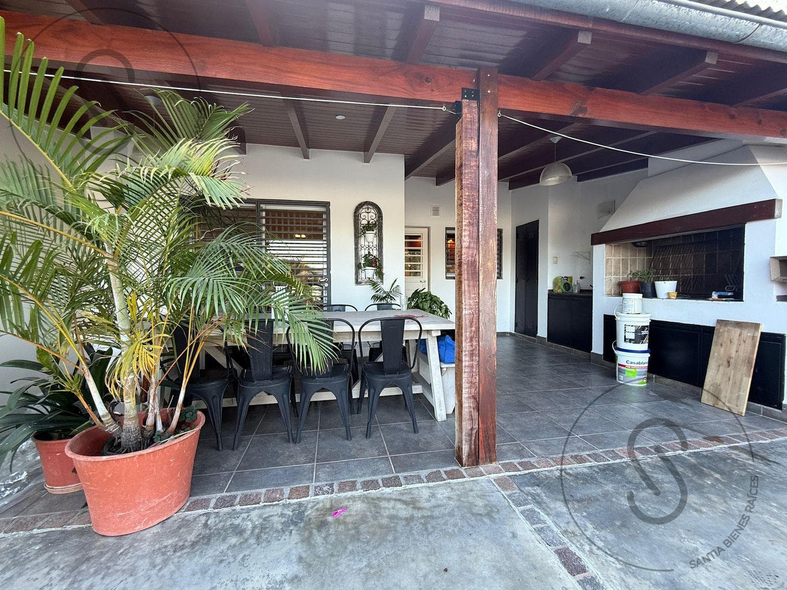 3-Bedroom Duplex House with Patio in Arguello