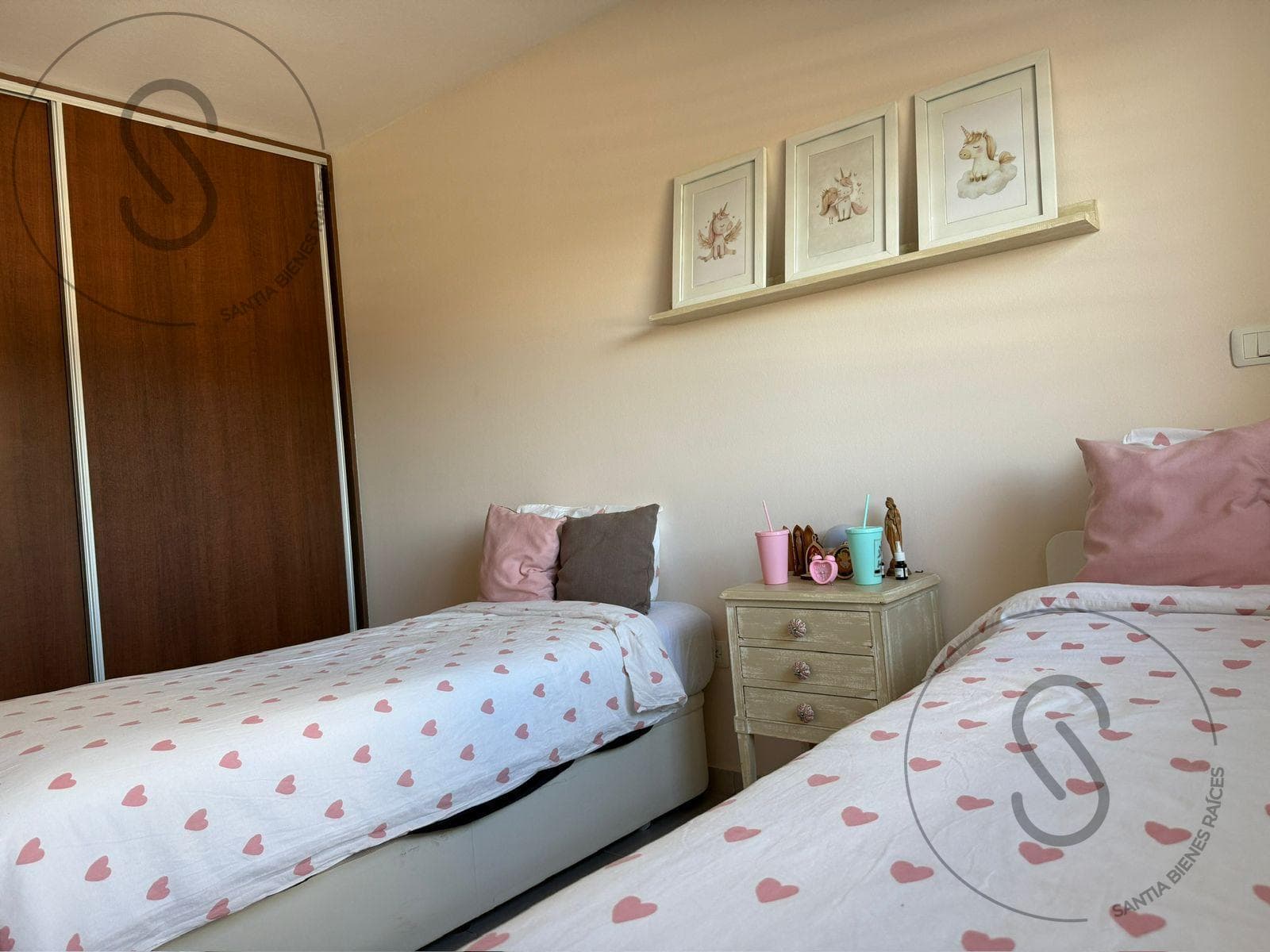 3-Bedroom Duplex House with Patio in Arguello