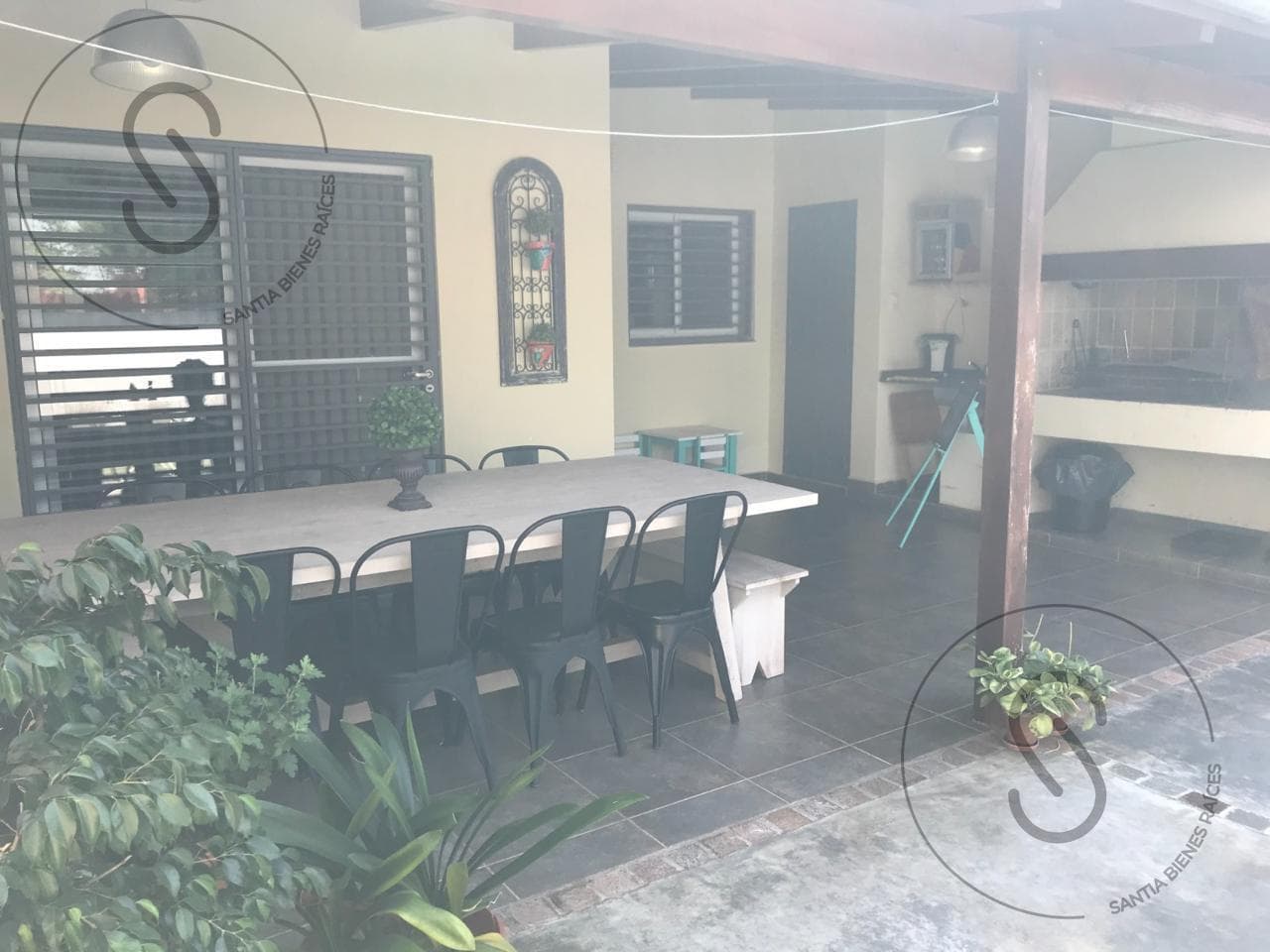 3-Bedroom Duplex House with Patio in Arguello