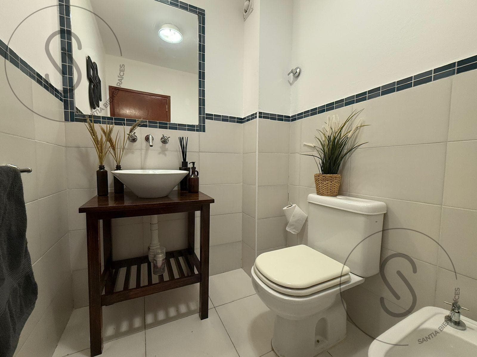 3-Bedroom Duplex House with Patio in Arguello
