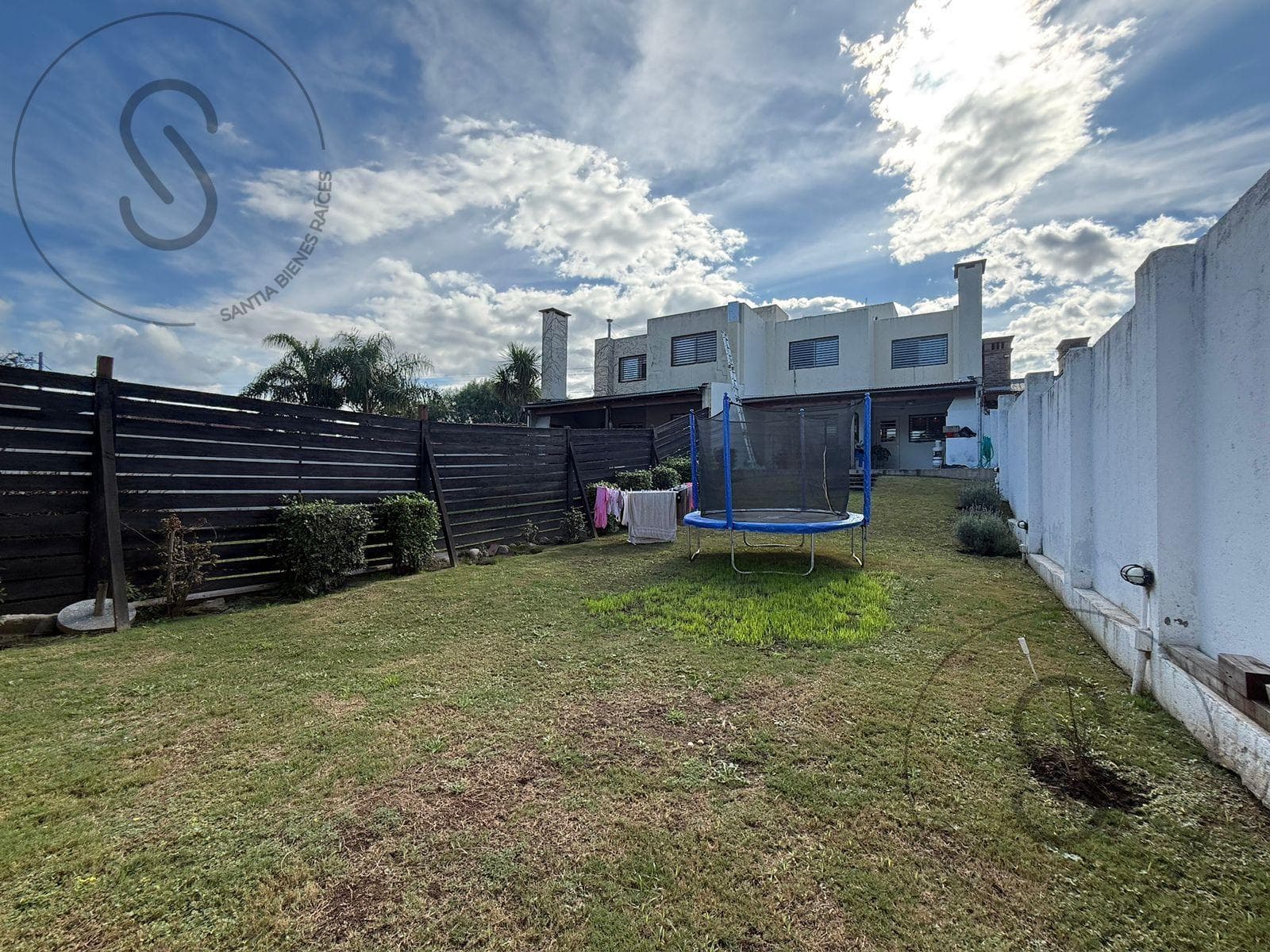 3-Bedroom Duplex House with Patio in Arguello