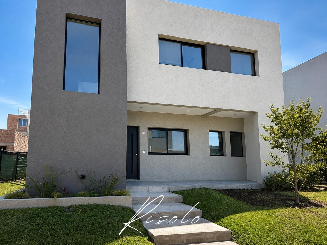 BRAND-NEW - TOWNHOUSE - 3 BEDROOMS - SPRING PARK – PILAR