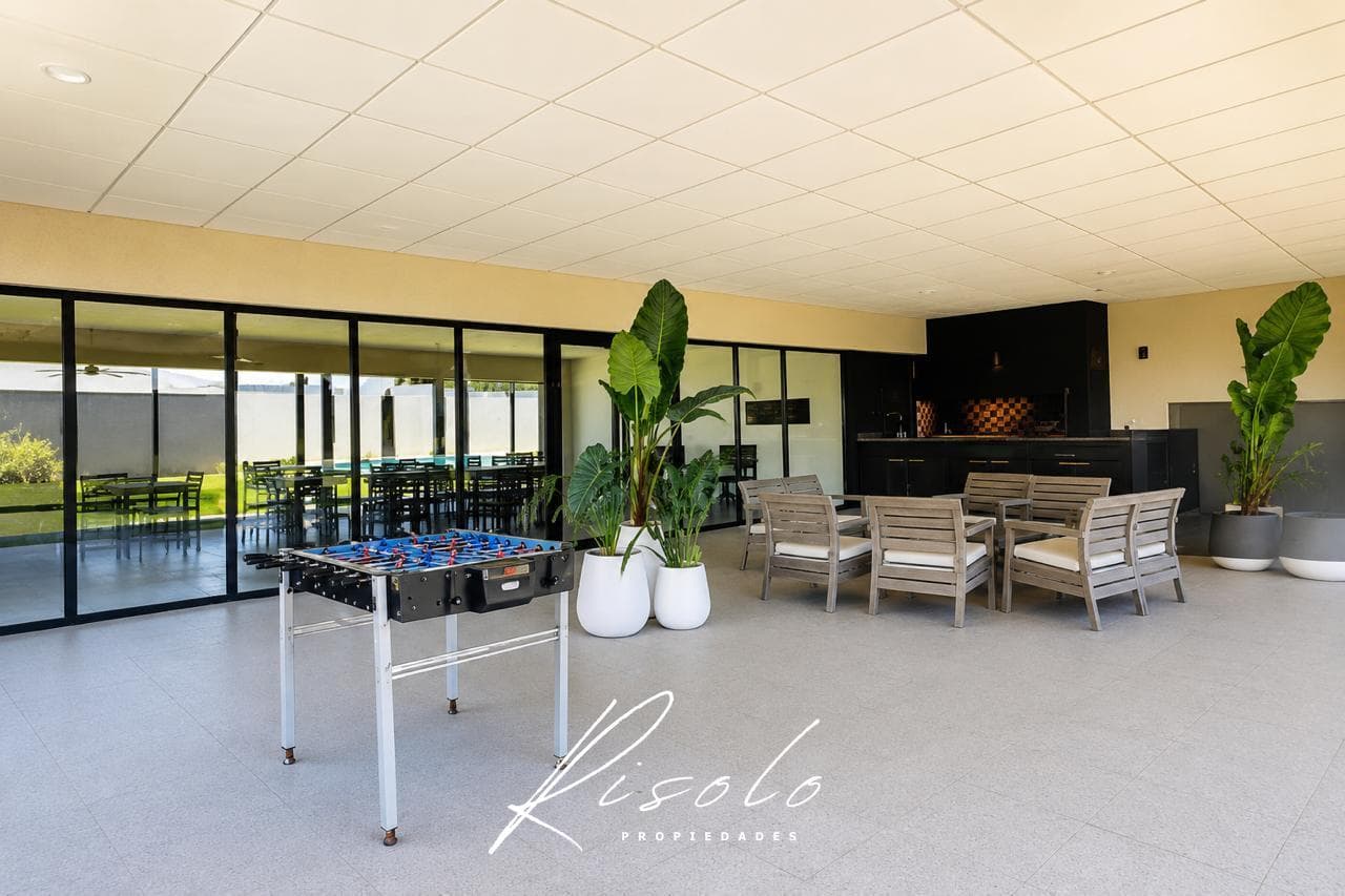 BRAND-NEW - TOWNHOUSE - 3 BEDROOMS - SPRING PARK – PILAR