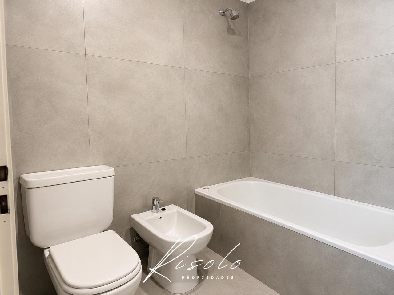 BRAND-NEW - TOWNHOUSE - 3 BEDROOMS - SPRING PARK – PILAR