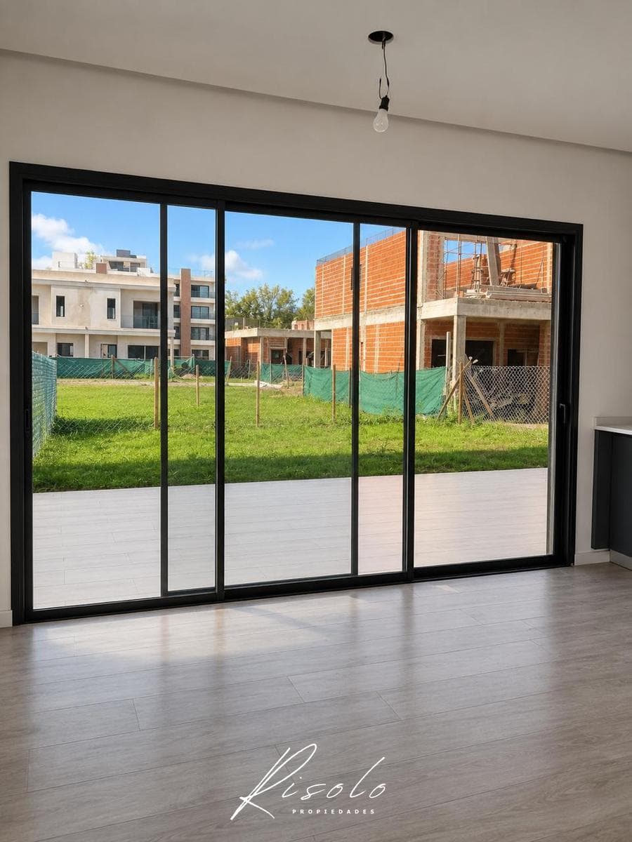 BRAND-NEW - TOWNHOUSE - 3 BEDROOMS - SPRING PARK – PILAR