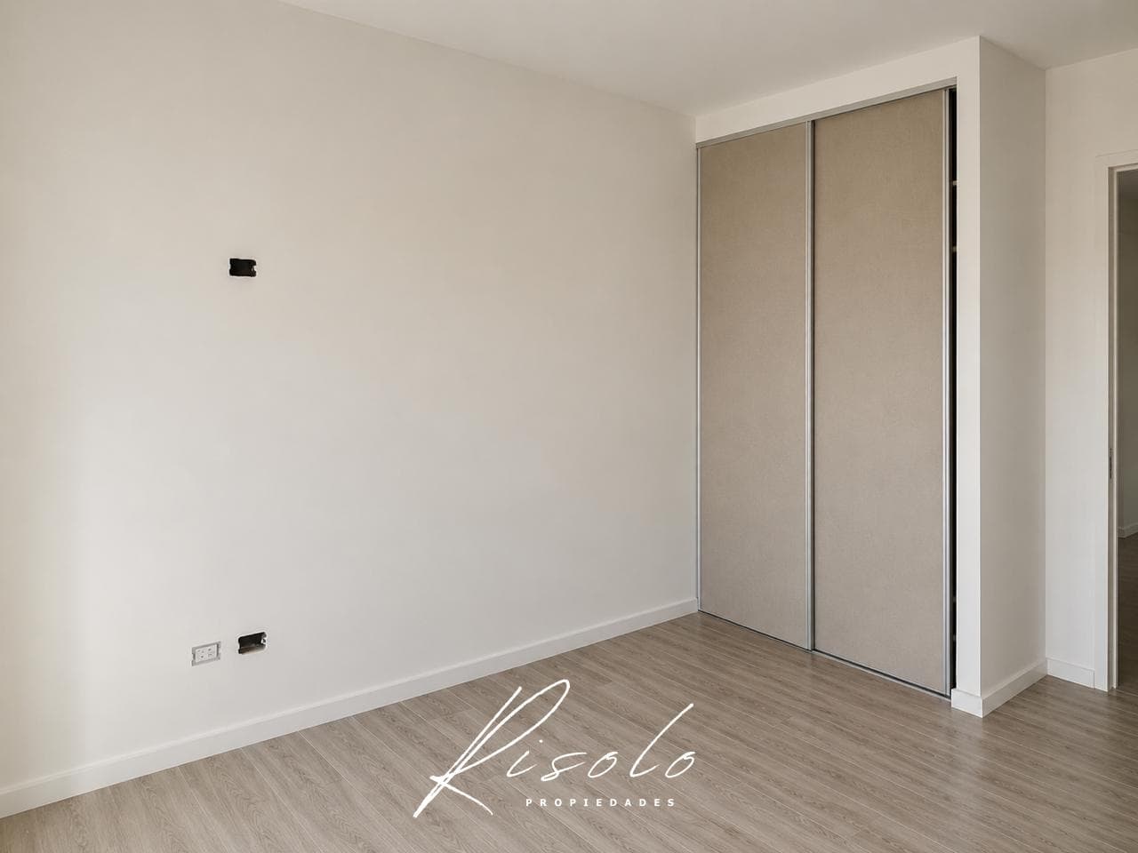 BRAND-NEW - TOWNHOUSE - 3 BEDROOMS - SPRING PARK – PILAR