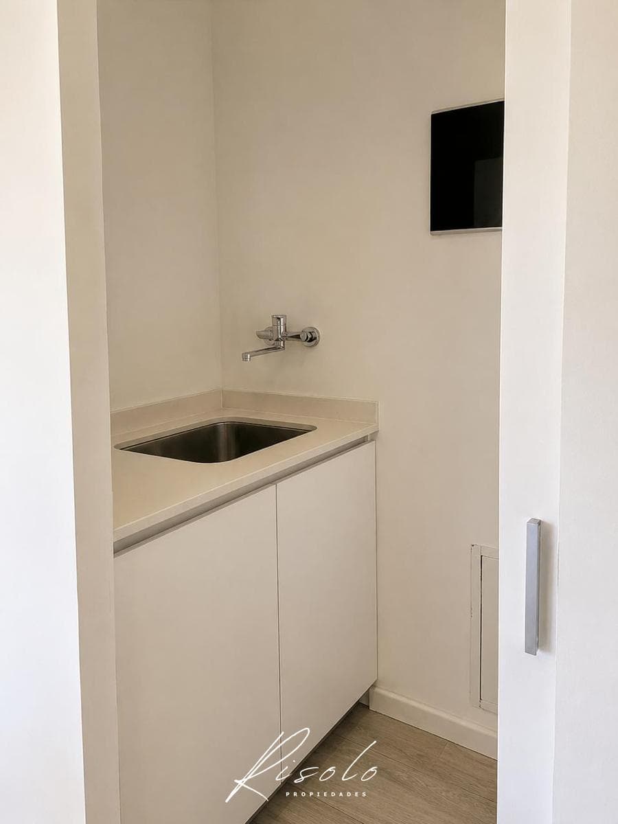 BRAND-NEW - TOWNHOUSE - 3 BEDROOMS - SPRING PARK – PILAR