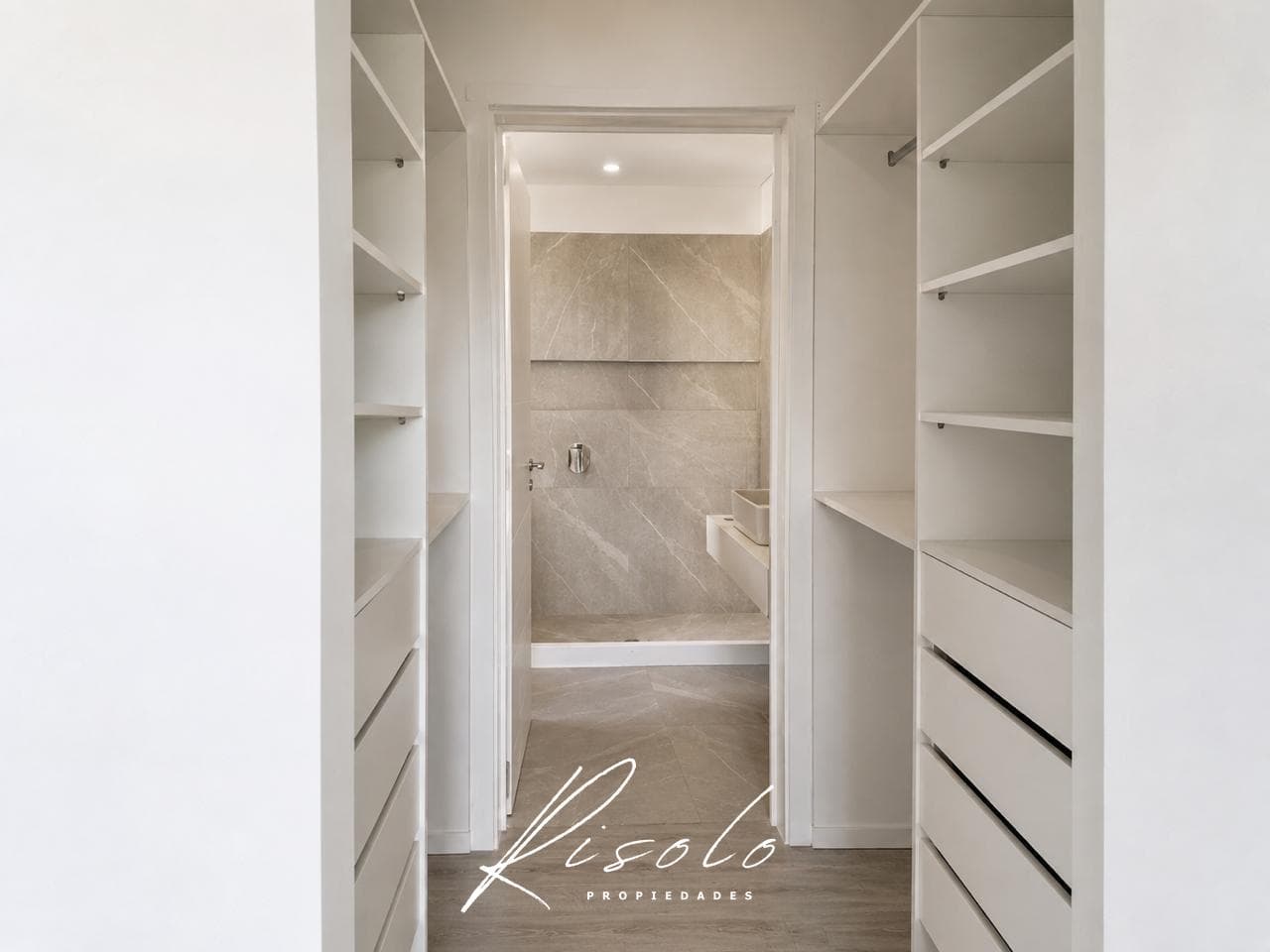 BRAND-NEW - TOWNHOUSE - 3 BEDROOMS - SPRING PARK – PILAR