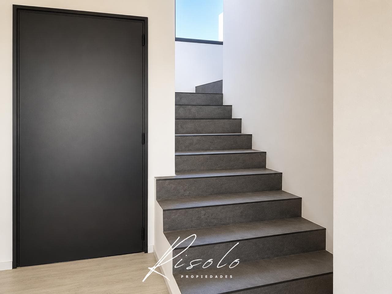 BRAND-NEW - TOWNHOUSE - 3 BEDROOMS - SPRING PARK – PILAR