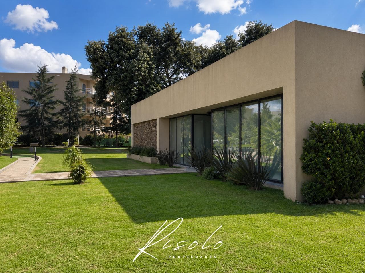 BRAND-NEW - TOWNHOUSE - 3 BEDROOMS - SPRING PARK – PILAR