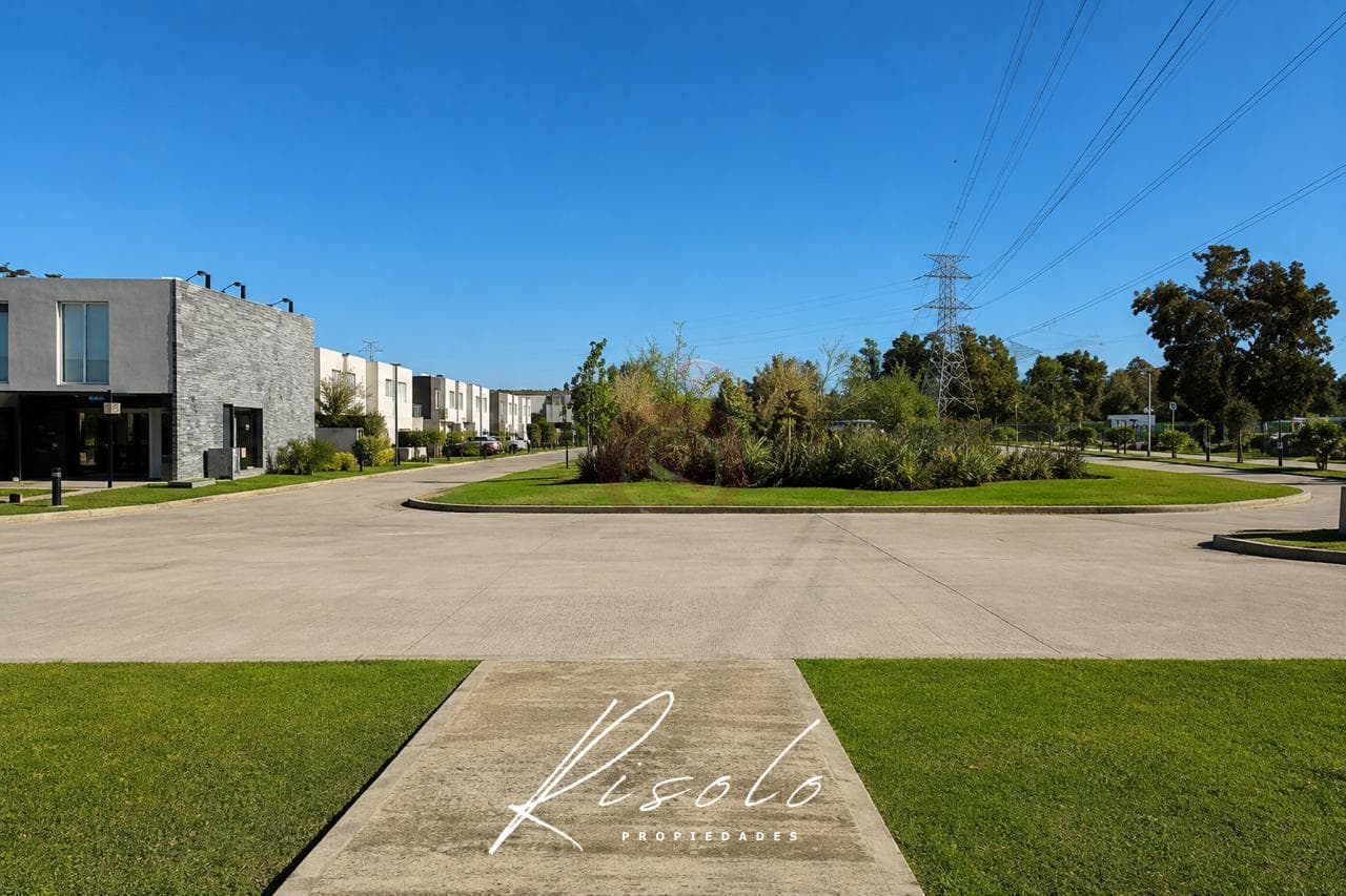 BRAND-NEW - TOWNHOUSE - 3 BEDROOMS - SPRING PARK – PILAR