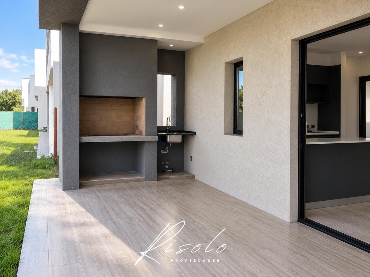 BRAND-NEW - TOWNHOUSE - 3 BEDROOMS - SPRING PARK – PILAR